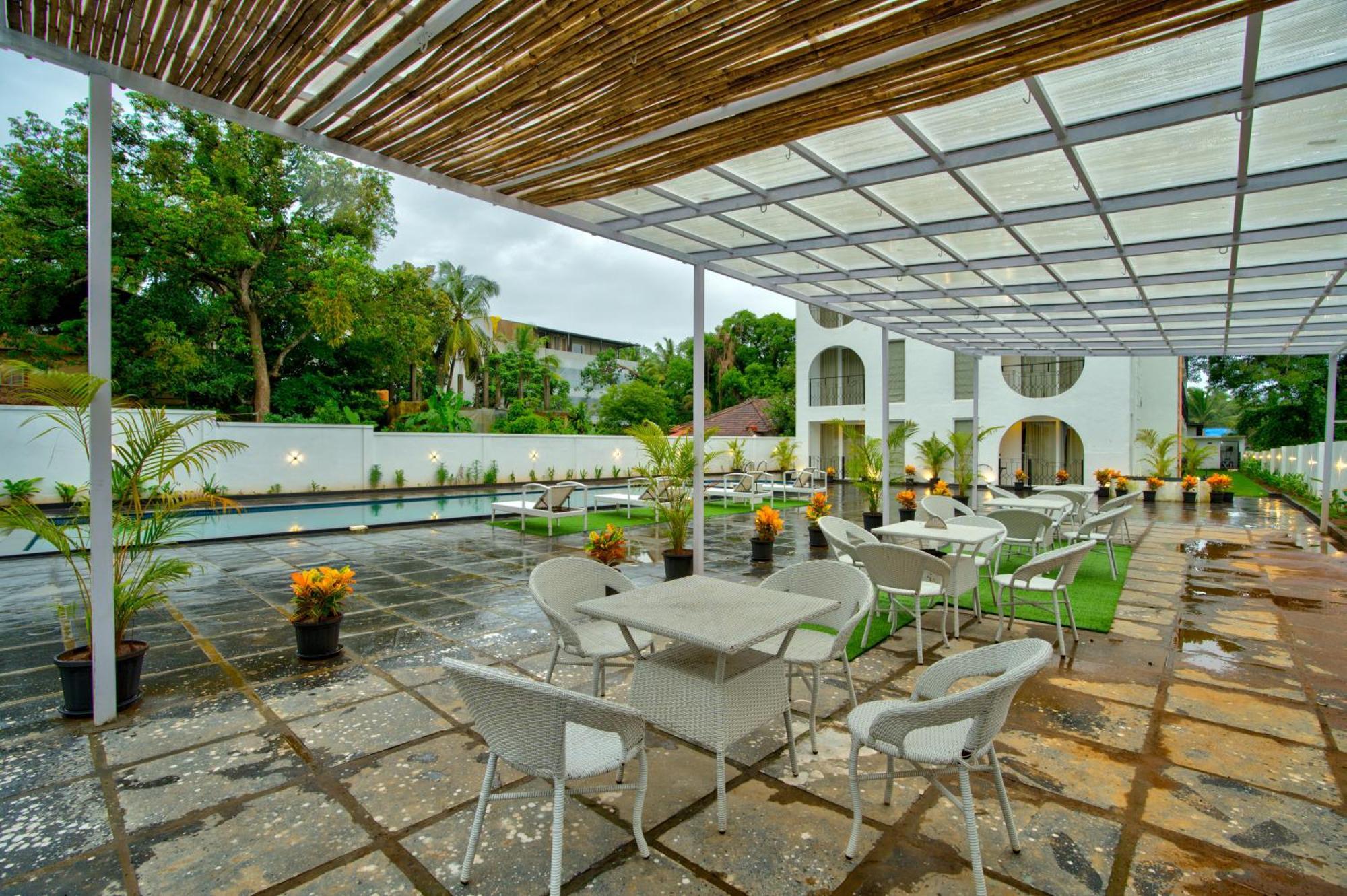 ホテル Goa Courtyard By The Porto Arpora バガ エクステリア 写真